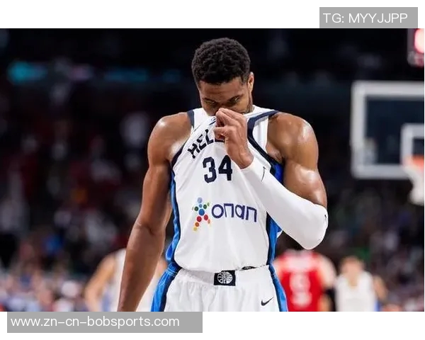 字母哥新冠康复后重返雄鹿训练营开展无对抗训练备战新赛季 字母哥新冠康复后重返雄鹿训练营开展无对抗训练备战新赛季