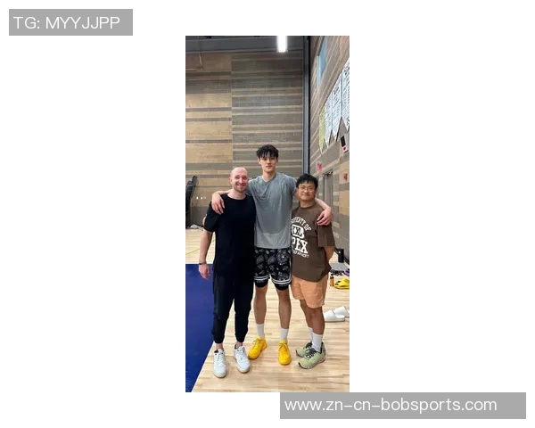 曾凡博强调团队协作的重要性每位球员都需与核心球员紧密配合 曾凡博强调团队协作的重要性每位球员都需与核心球员紧密配合