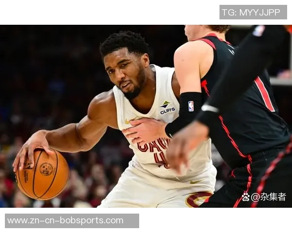 米切尔短暂出场表现平平18分钟内仅得7分助攻两次