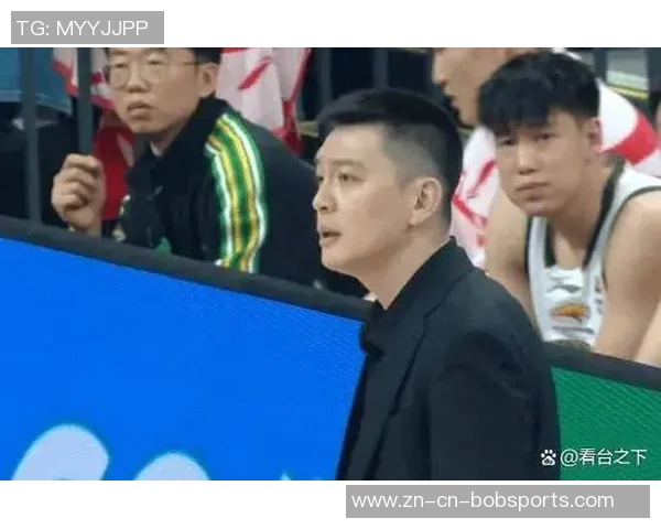 杨鸣被驱逐引发媒体热议其高昂斗志与潜在惩罚成焦点